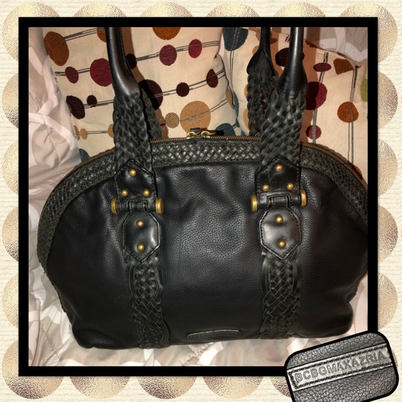BCBGMaxAzria Handbags - BCBG MAX Leather Satchel zipper top